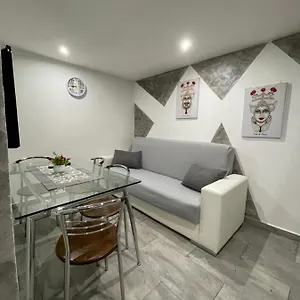 House Soleil , Aeroporto di Catania Fontana Rossa Italia